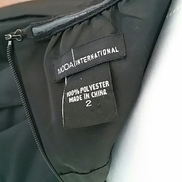 Black dress - Picture 3 of 3